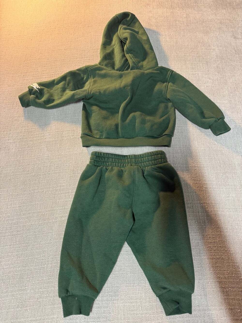 Nike 1972 Green Fleece Hoodie and Jogger Set Size 12M - Picture 6 of 6